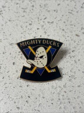 Vintage Disney Mighty Ducks pin